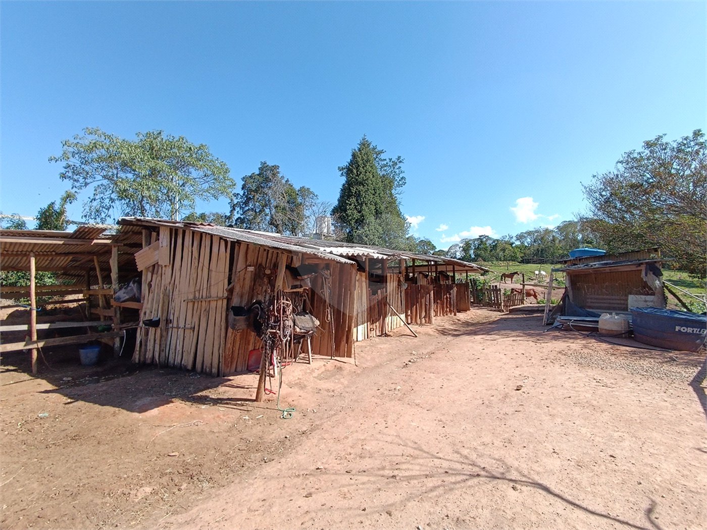Chácara à venda com 2 suítes em Sorocamirim (canguera), São Roque, SP