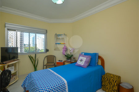 Apartamento à venda com 4 quartos, sendo 1 suíte, em Moema, São Paulo, SP