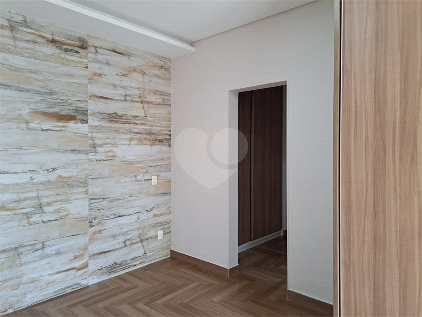 Casa à venda com 3 suítes no condomínio Residencial Terra Nobre, Indaiatuba - SP