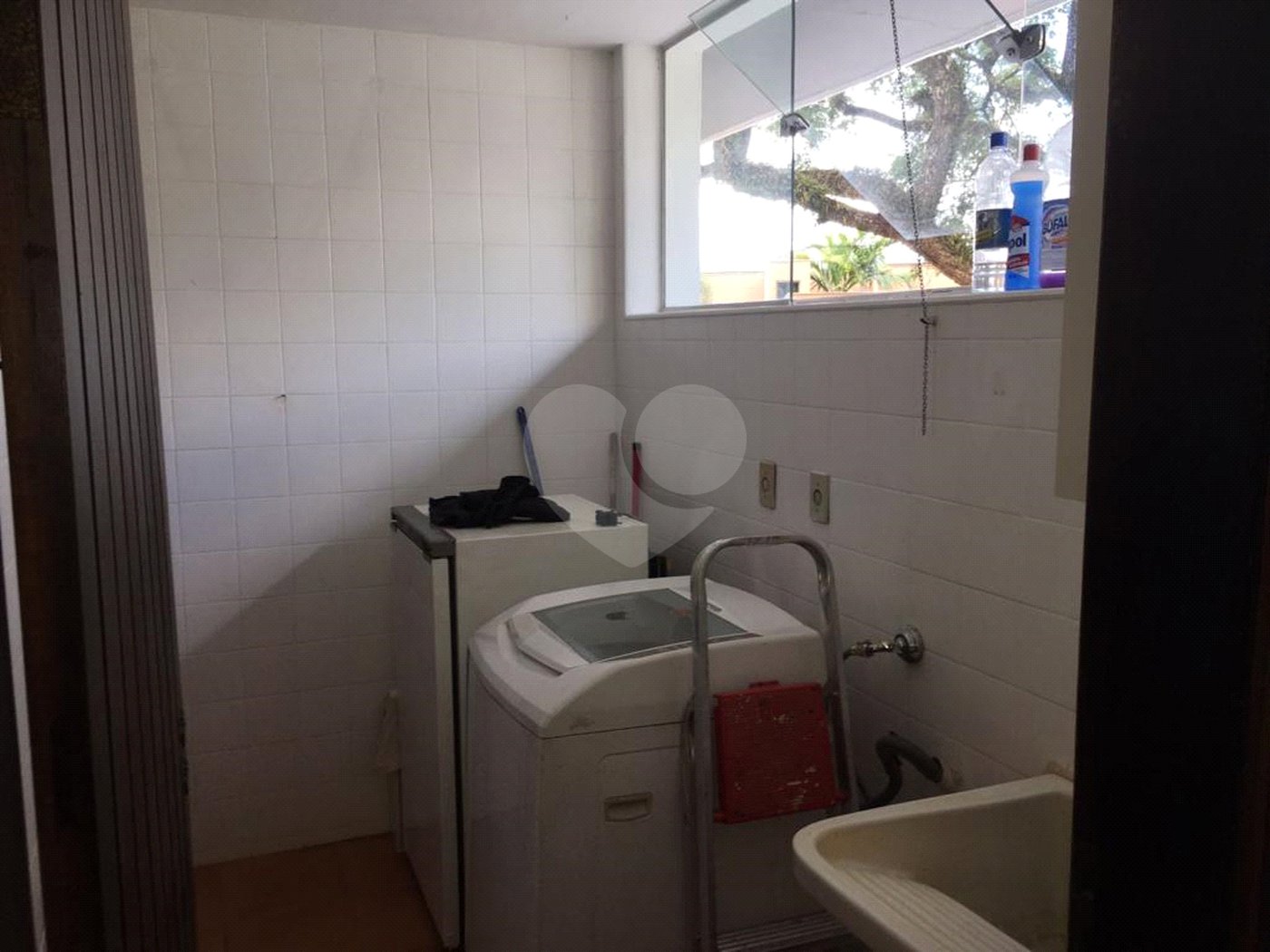 Casa à venda com 3 quartos, sendo 1 suíte, no condomínio Lago Azul, Araçoiaba da Serra - SP
