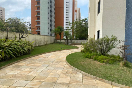 Apartamento à venda com 3 quartos, sendo 1 suíte, em Vila Andrade, São Paulo, SP