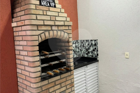 Casa à venda com 3 quartos, sendo 1 suíte, no condomínio Vilage Palmas, São Paulo - SP