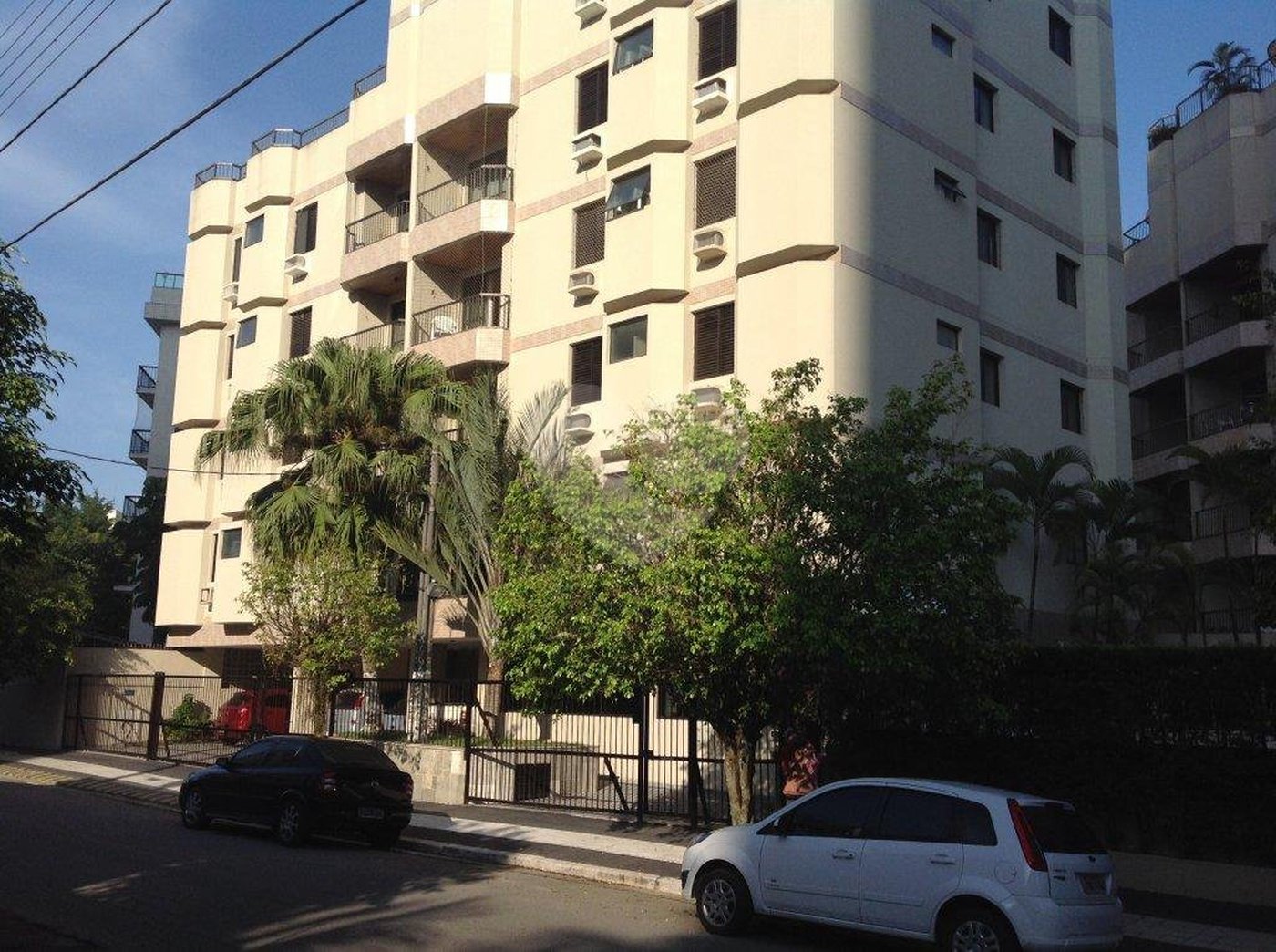 Apartamento à venda com 2 quartos, sendo 1 suíte, em Vila Luis Antônio, Guarujá, SP