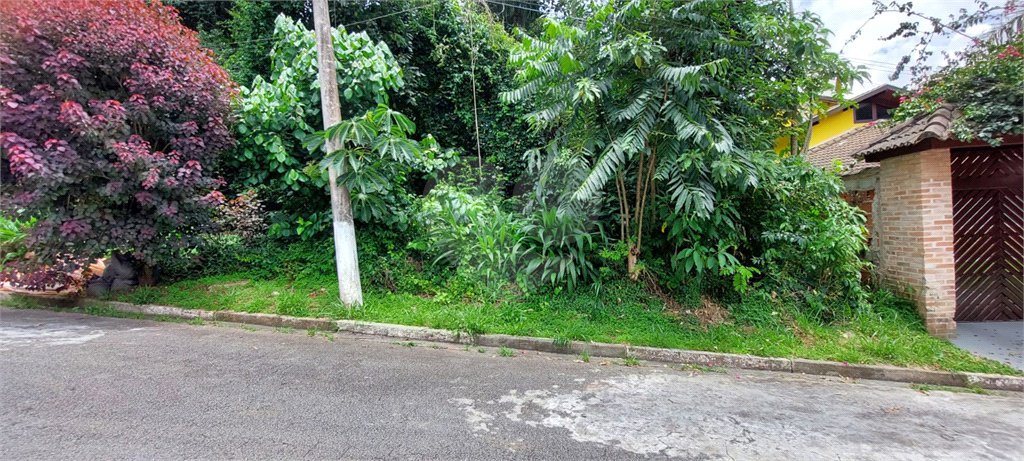 Terreno à venda no condomínio Champs Elysees Village, Mairiporã - SP