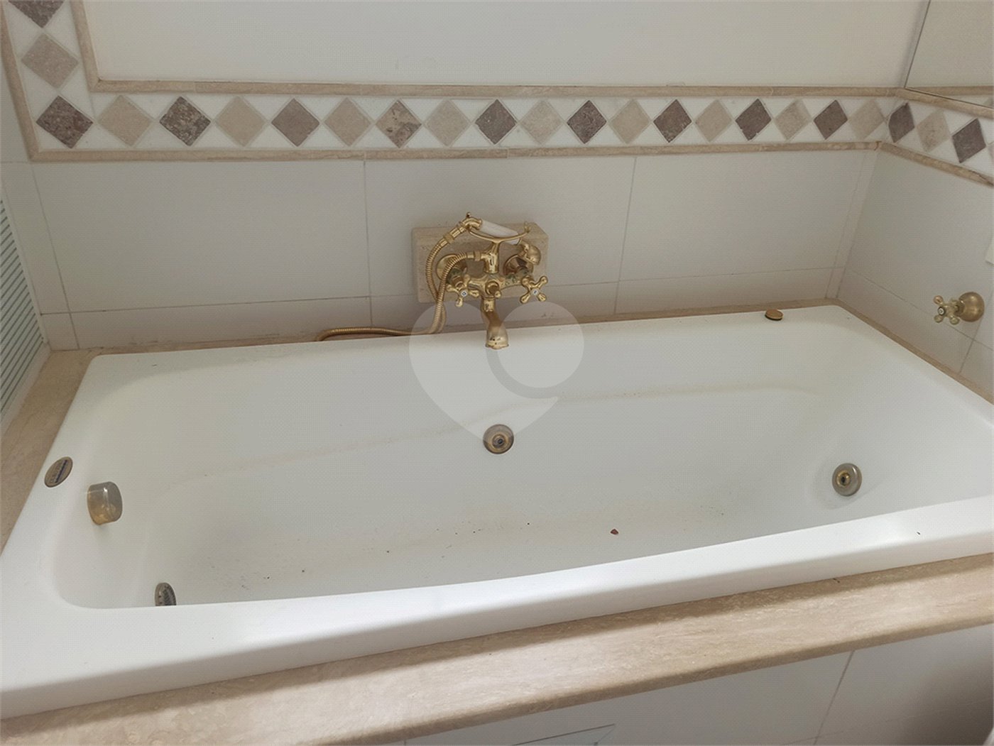 Casa à venda ou para alugar com 6 quartos, sendo 4 suítes, em Jardim Itaperi, Atibaia, SP