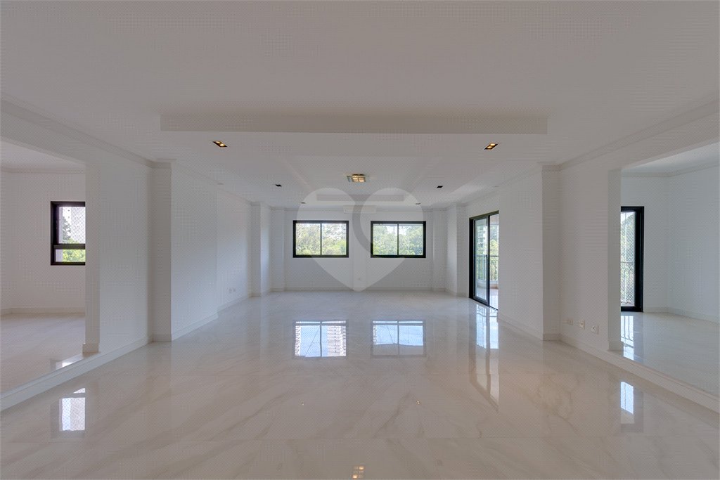 Apartamento à venda com 4 suítes em Jardim Marajoara, São Paulo, SP