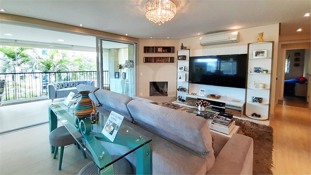 Apartamento à venda com 4 suítes em Campo Belo, São Paulo, SP