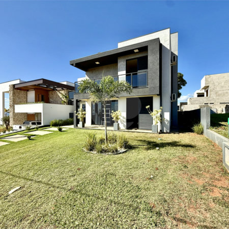 Casa à venda com 3 quartos, sendo 1 suíte,  em Terras de Santa Cristina XIII Setor Marina, Paranapanema, SP
