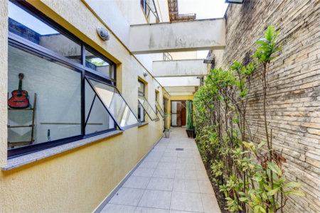 Casa à venda com 6 quartos, sendo 3 suítes, em Interlagos, São Paulo, SP