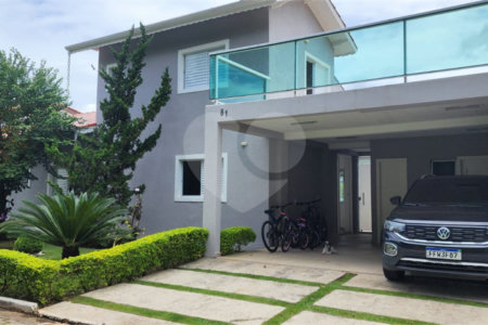 Casa à venda com 4 quartos, sendo 2 suítes, no condomínio Marinas, Bom Jesus dos Perdões - SP