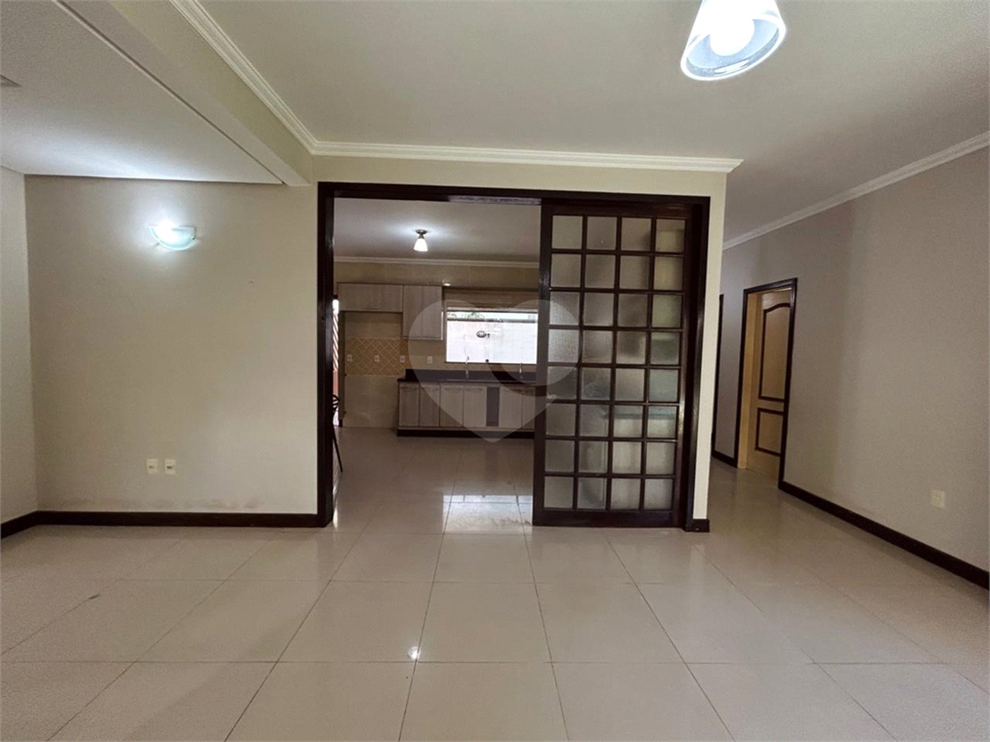 Casa à venda com 1 quarto, sendo 3 suítes,  em Outerio da Glória, Porto Seguro, BA