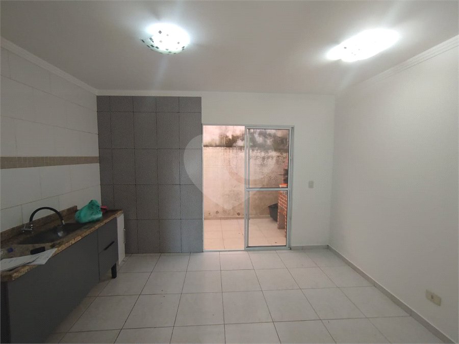 Casa à venda com 2 quartos no condomínio Vila Ajoá, Caieiras - SP