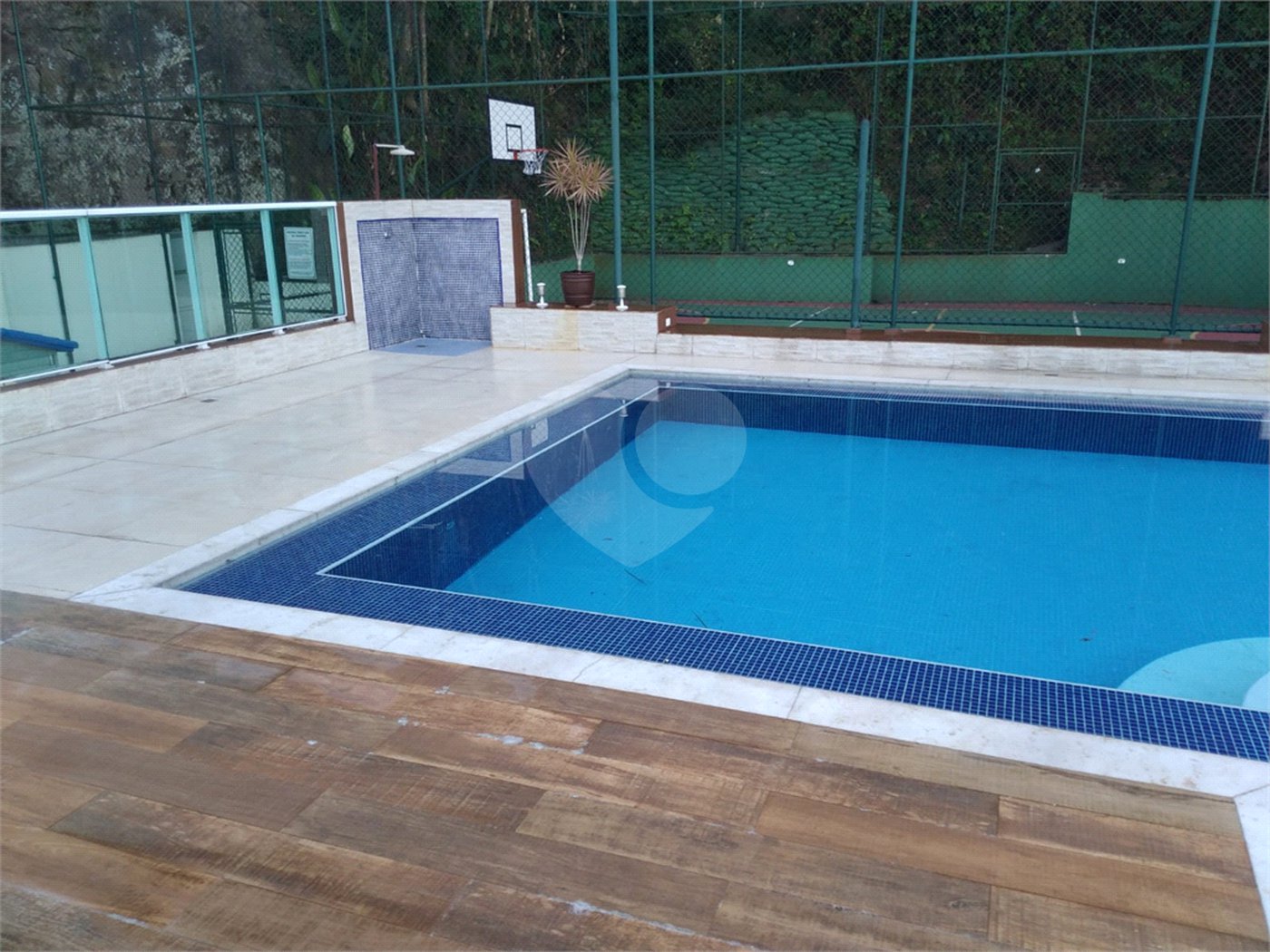 Casa à venda com 4 quartos, sendo 3 suítes, no condomínio Da Serra, São Paulo - SP