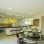 Casa à venda com 4 quartos, sendo 2 suítes, no condomínio Residencial Jardim Primavera, Louveira - SP