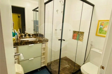 Casa à venda com 4 quartos, sendo 2 suítes, no condomínio Sunríse, São Paulo - SP