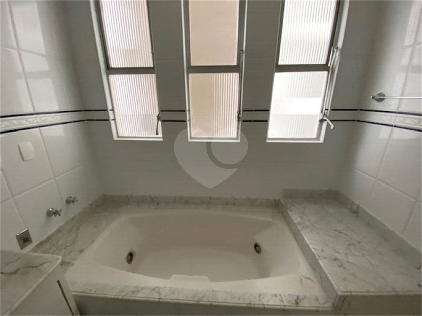 Apartamento à venda com 4 quartos, sendo 1 suíte, em Jardim Paulista, São Paulo, SP