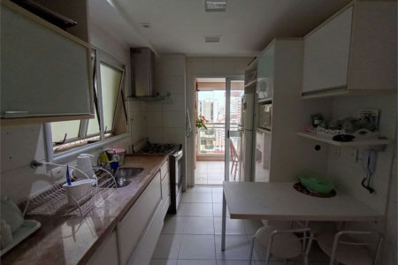 Apartamento Residencial à venda, Gonzaga, Santos - AP0695.