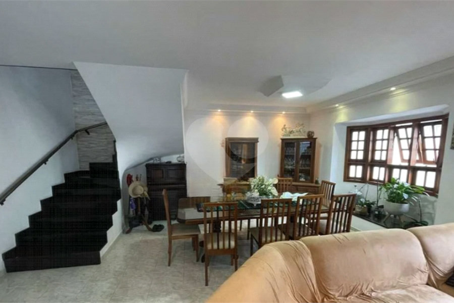 Sobrado à venda com 4 quartos, sendo 2 suítes, em Vila Maria Alta, São Paulo, SP