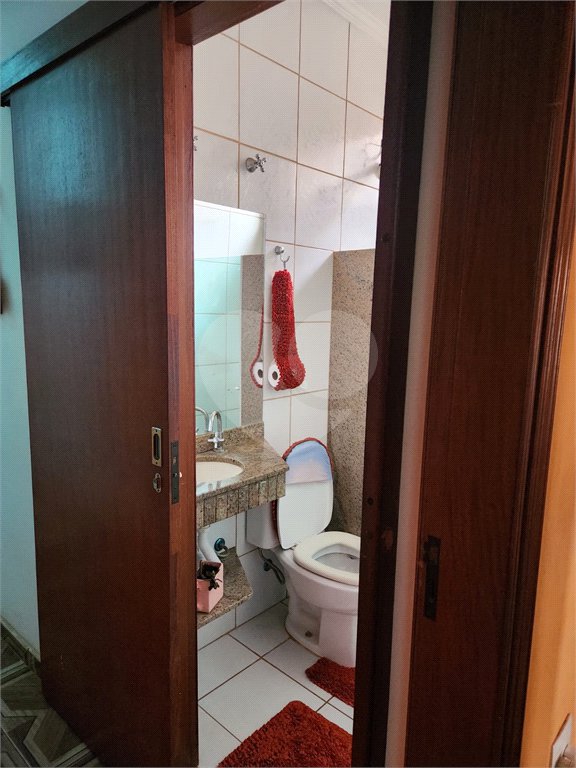Casa à venda com 5 quartos, sendo 4 suítes, em Jardim do Carmo, Araraquara, SP