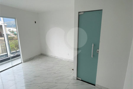 Duplex à venda com 2 suítes em Santíssimo, Rio de Janeiro, RJ