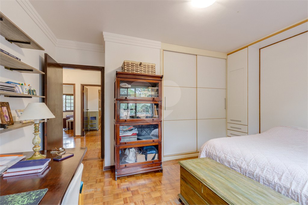 Sobrado à venda com 4 quartos, sendo 1 suíte, em Alto da Boa Vista, São Paulo, SP
