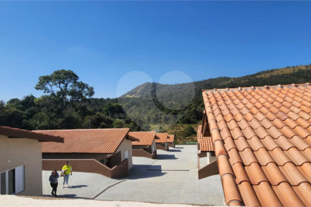 Casa para alugar com 2 suítes no condomínio Vilagio, Atibaia - SP
