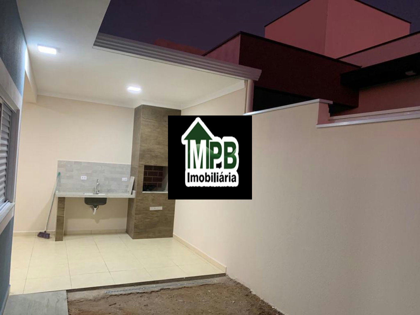 Casa à venda com 3 quartos, sendo 1 suíte, no condomínio Horto Florestal Villagio, Sorocaba - SP