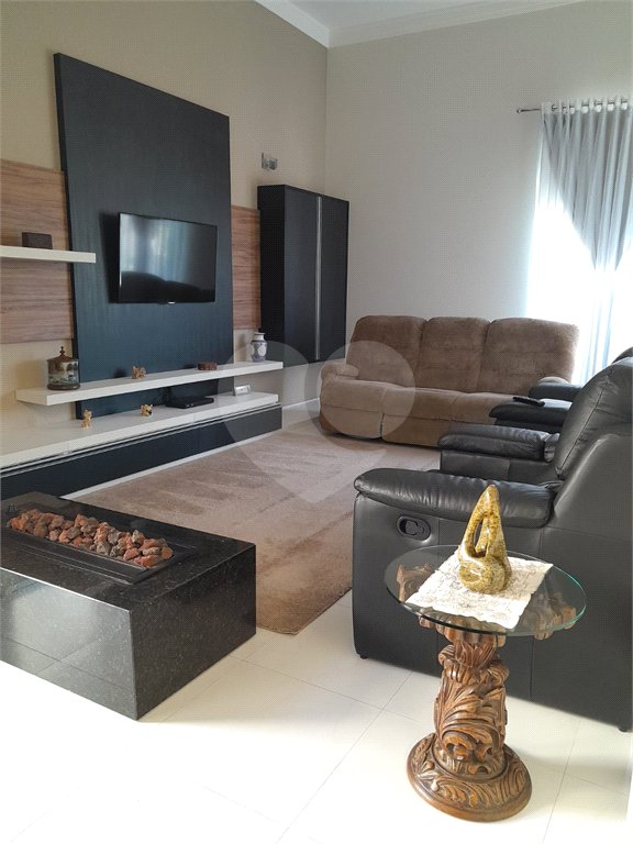 Casa à venda com 5 suítes no condomínio Ipe Velho, Vinhedo - SP