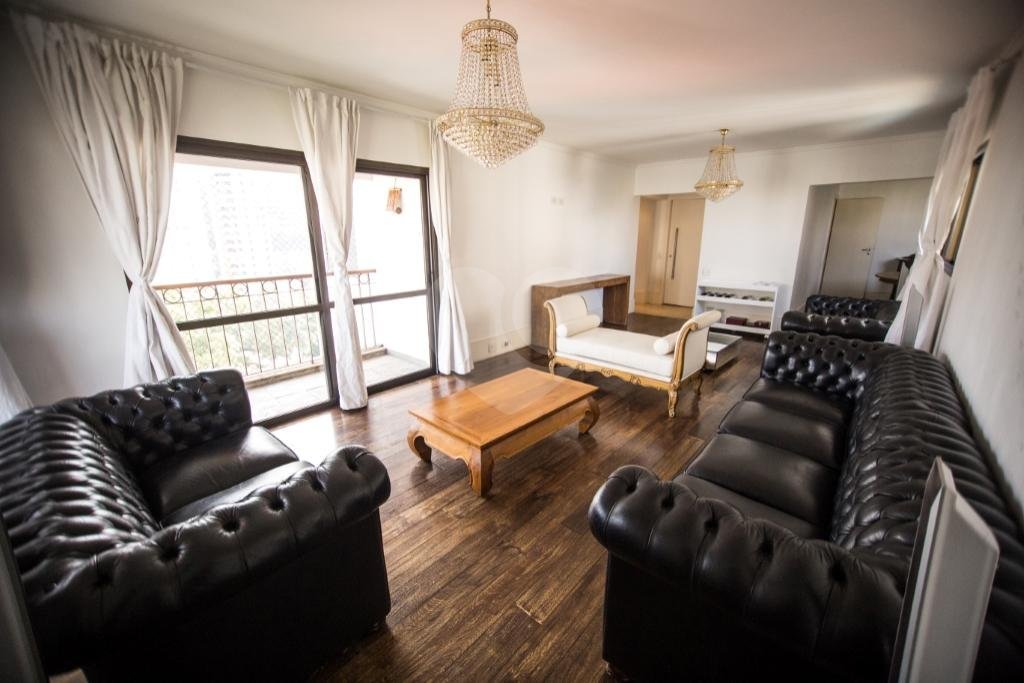 Apartamento à venda com 4 quartos, sendo 3 suítes, em Vila Andrade, São Paulo, SP