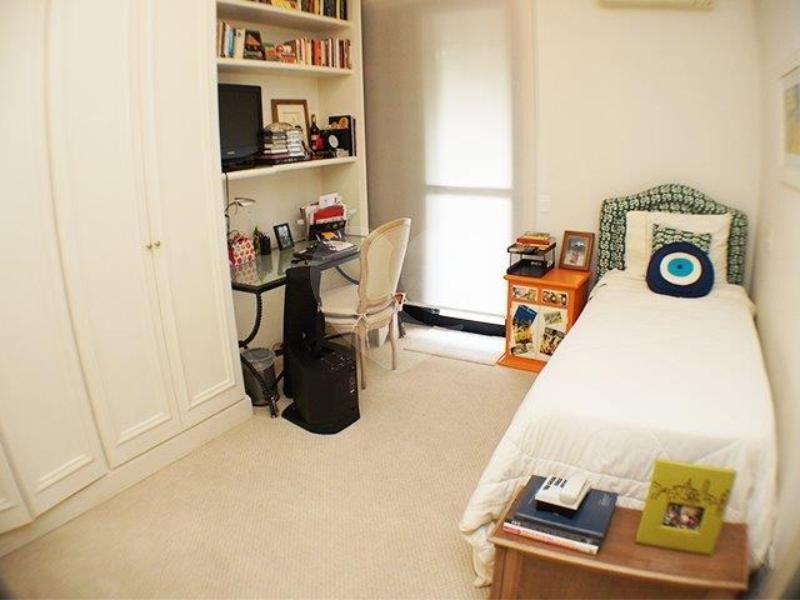Apartamento à venda ou para alugar com 4 suítes em Moema, São Paulo, SP