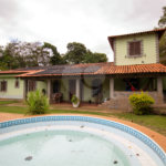 Casa à venda ou para alugar com 5 quartos, sendo 2 suítes, no condomínio Restinga Verde, São Roque - SP