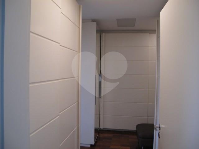 Casa à venda ou para alugar com 4 suítes no condomínio Villa Imperial, São Paulo - SP
