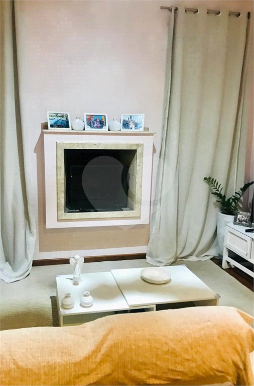 Casa à venda com 3 quartos, sendo 1 suíte, no condomínio Residencial Patrimônio do Carmo, São Roque - SP