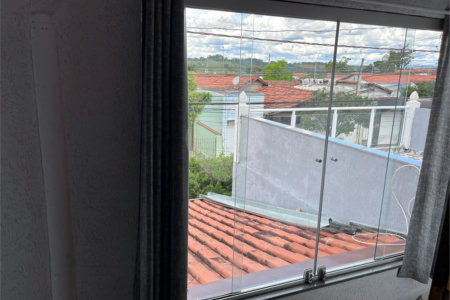 Sobrado à venda com 5 quartos, sendo 2 suítes,  em Jardim da Granja, São José dos Campos, SP