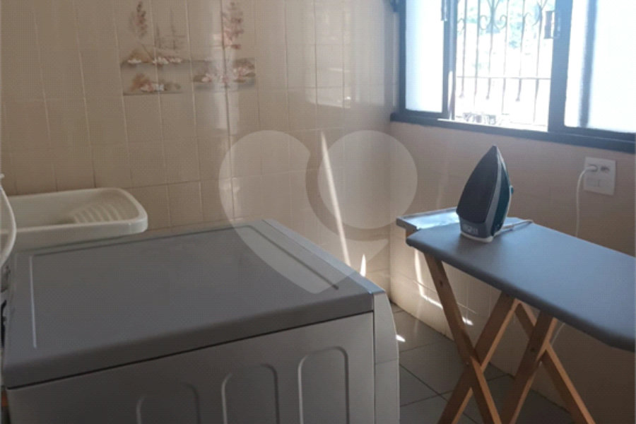 Sobrado à venda com 4 quartos, sendo 1 suíte, em Tremembé, São Paulo, SP