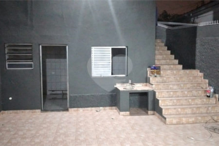 Sobrado à venda com 3 quartos, sendo 1 suíte, em Chora Menino, São Paulo, SP