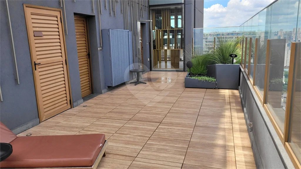 Studio sofisticado, totalmente mobiliado e pronto para morar