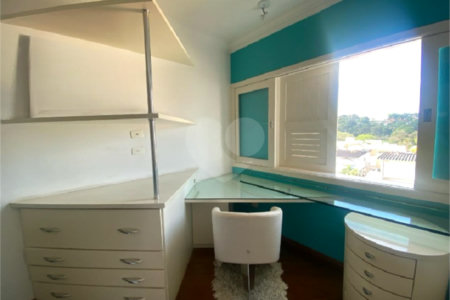 Casa à venda com 4 quartos, sendo 3 suítes, em Jardim Maia, Guarulhos, SP