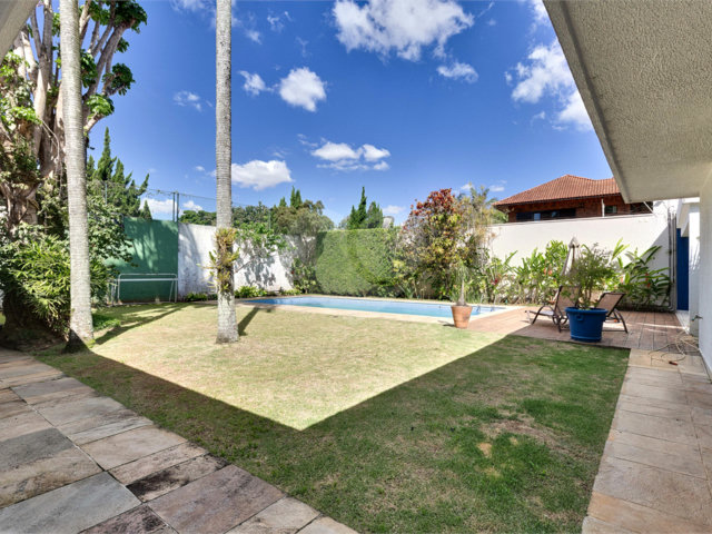 Casa à venda com 4 suítes em Jardim Cordeiro, São Paulo, SP