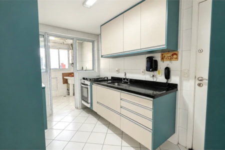 Apartamento à venda com 3 quartos, sendo 1 suíte,  em Jardim das Acácias, São Paulo, SP