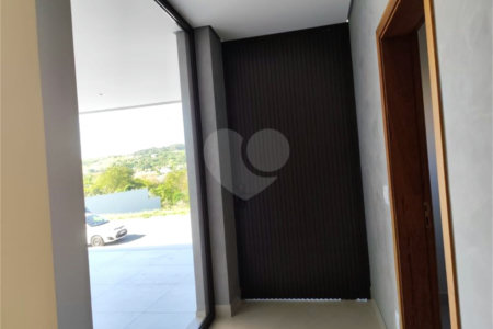 Casa à venda com 3 suítes no condomínio Recanto das Palmas, Vinhedo - SP