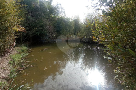 Chácara à venda com 6 quartos, sendo 1 suíte,  em Cercadinho, Alambari, SP