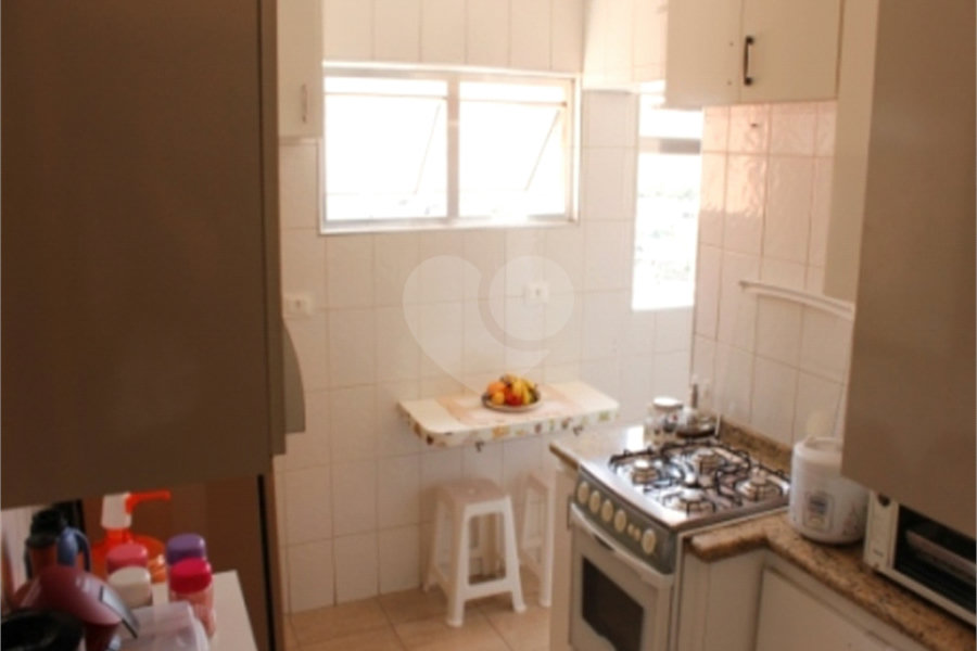 Apartamento 03 Dorm 02 Banheiros 01 Vaga na Saúde para Venda.