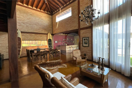 Casa para venda no Condomínio Vivenda do Broa.