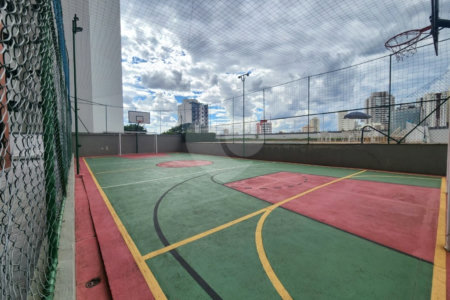Apartamento com 70m² , 2 dormitórios , sendo 1 suíte , 2 vagas , à venda no Bosque da Saúde.