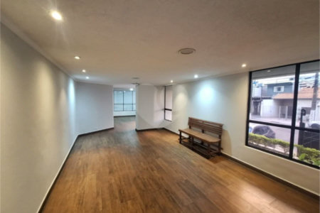 Apartamento totalmente mobiliado com 2 dormitórios, 1 vaga