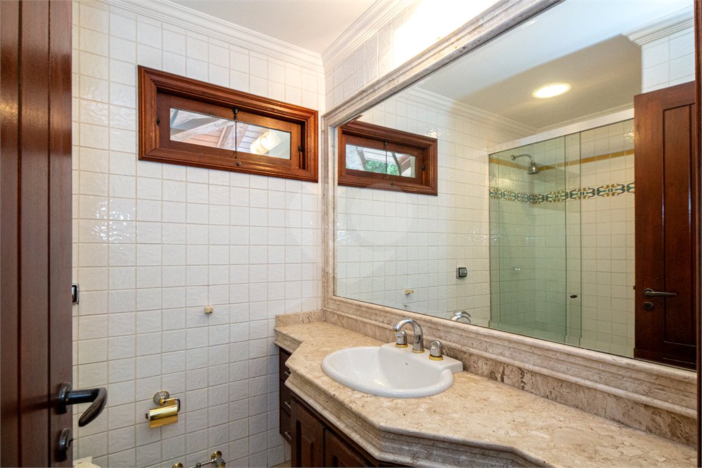 Casa à venda com 4 suítes no condomínio Chácara Flora, São Paulo - SP
