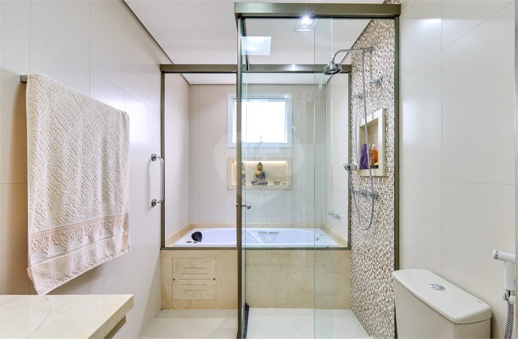 Apartamento à venda com 3 suítes em Jardim Marajoara, São Paulo, SP