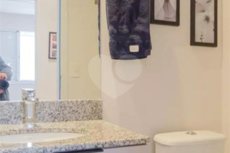 Apartamento no Ipiranga de 68m2 com 2 dorms, 1 suíte, 2 banheiros, 1 vaga. Estuda permuta.