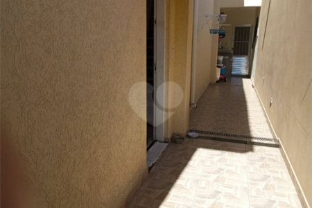 Terreno á venda com 2 casas na Vila Rosália, Guarulhos, SP.